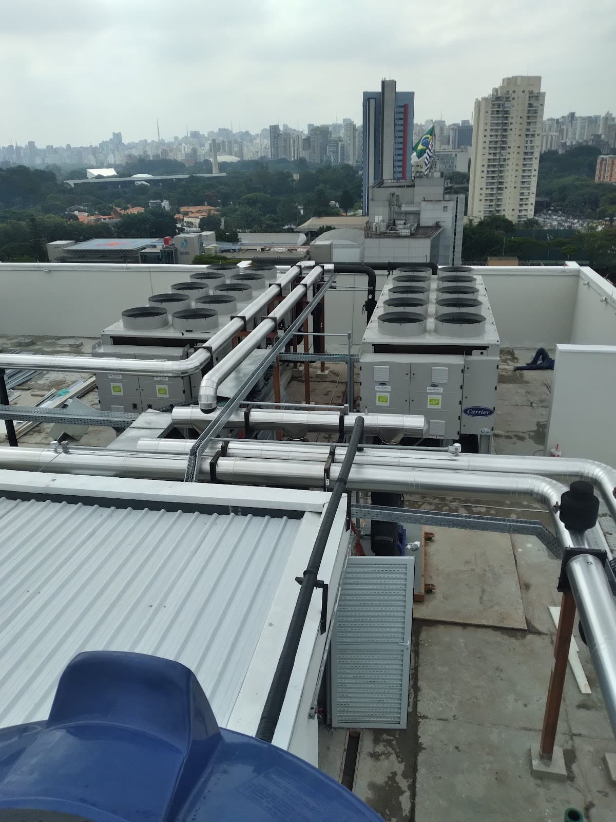 Serviço de higienização em equipamento de ar-condicionado